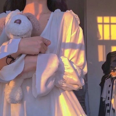 世子逃婚我转身改嫁他爹